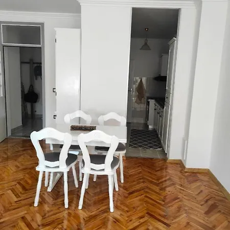 Apartman Hedera, Любушки